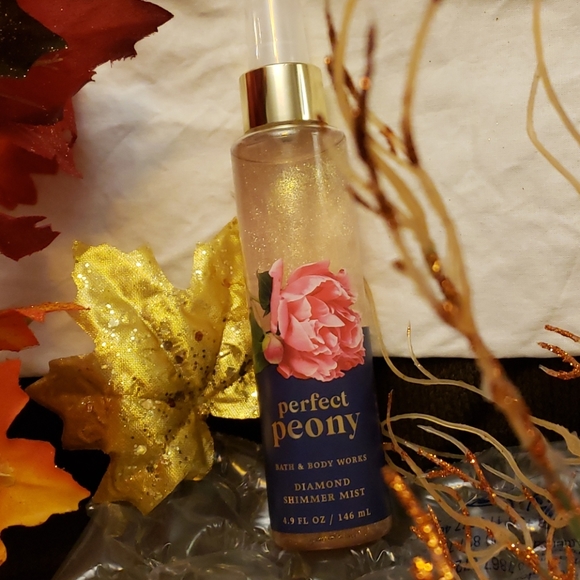 Perfect Peony 4-PC Costmetic Set - Picture 3 of 16